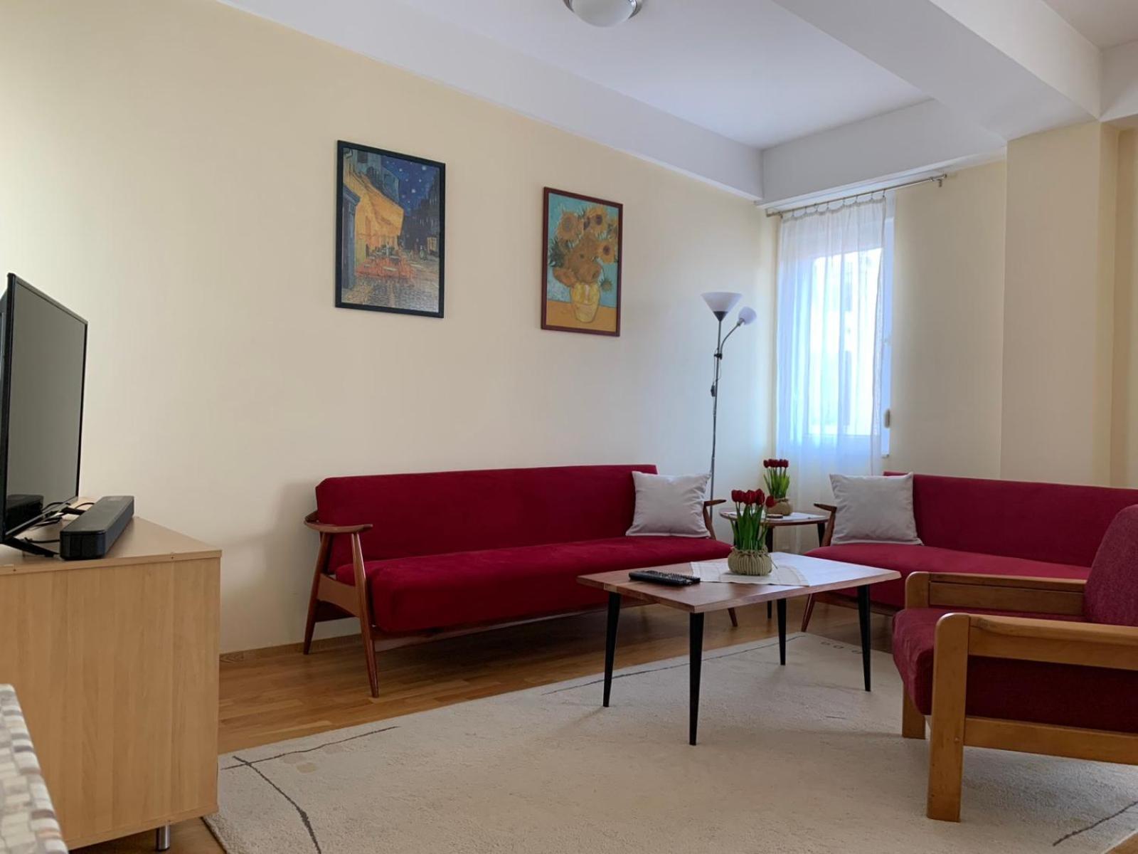 Bright Top Floor Apartment With Free Parking Скопье Экстерьер фото